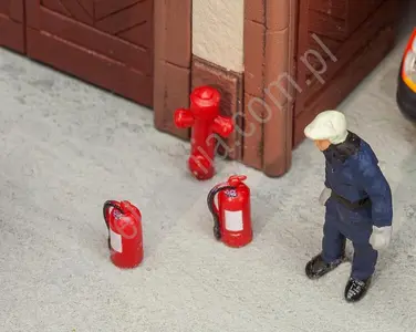 6 gaśnic i 2 hydranty
