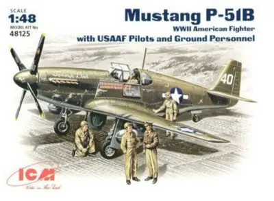 Amerykański myśliwiec North American Mustang P-51B z pilotami i obsługą lotniska