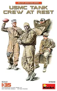 Amerykańscy (USMC) czołgiści w czasie odpoczynku