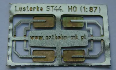 Fototrawione lusterka lokomotywy ST44